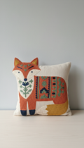 Coussin animal brodé en coton doux
